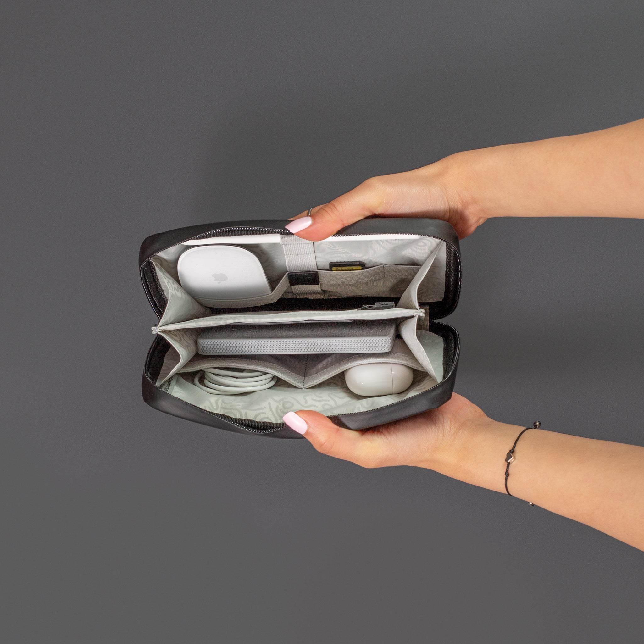 Eco Essentials Pouch, Miho Black | OneNine5